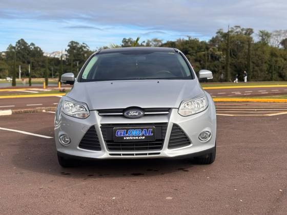 FORD FOCUS 2.0 SE 16V FLEX 4P POWERSHIFT FORD FOCUS 2.0 SE 16V FLEX 4P POWERSHIFT